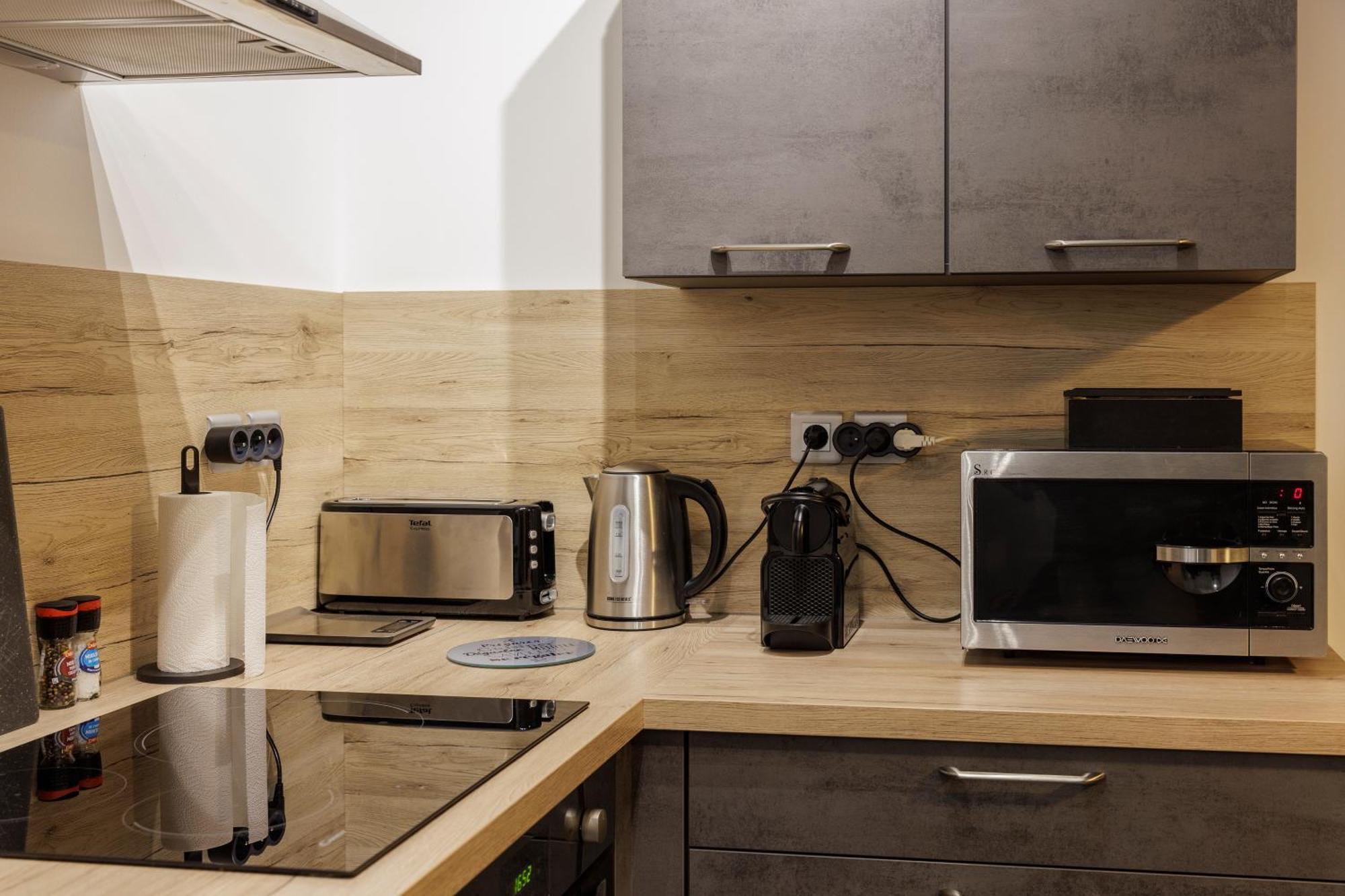 Manhattan Loft - Centre - 5 Mn A Pied Gare - Parking Prive - Patio Apartment *